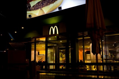 McDonald's - входные ворота, производство наружной рекламы в минске